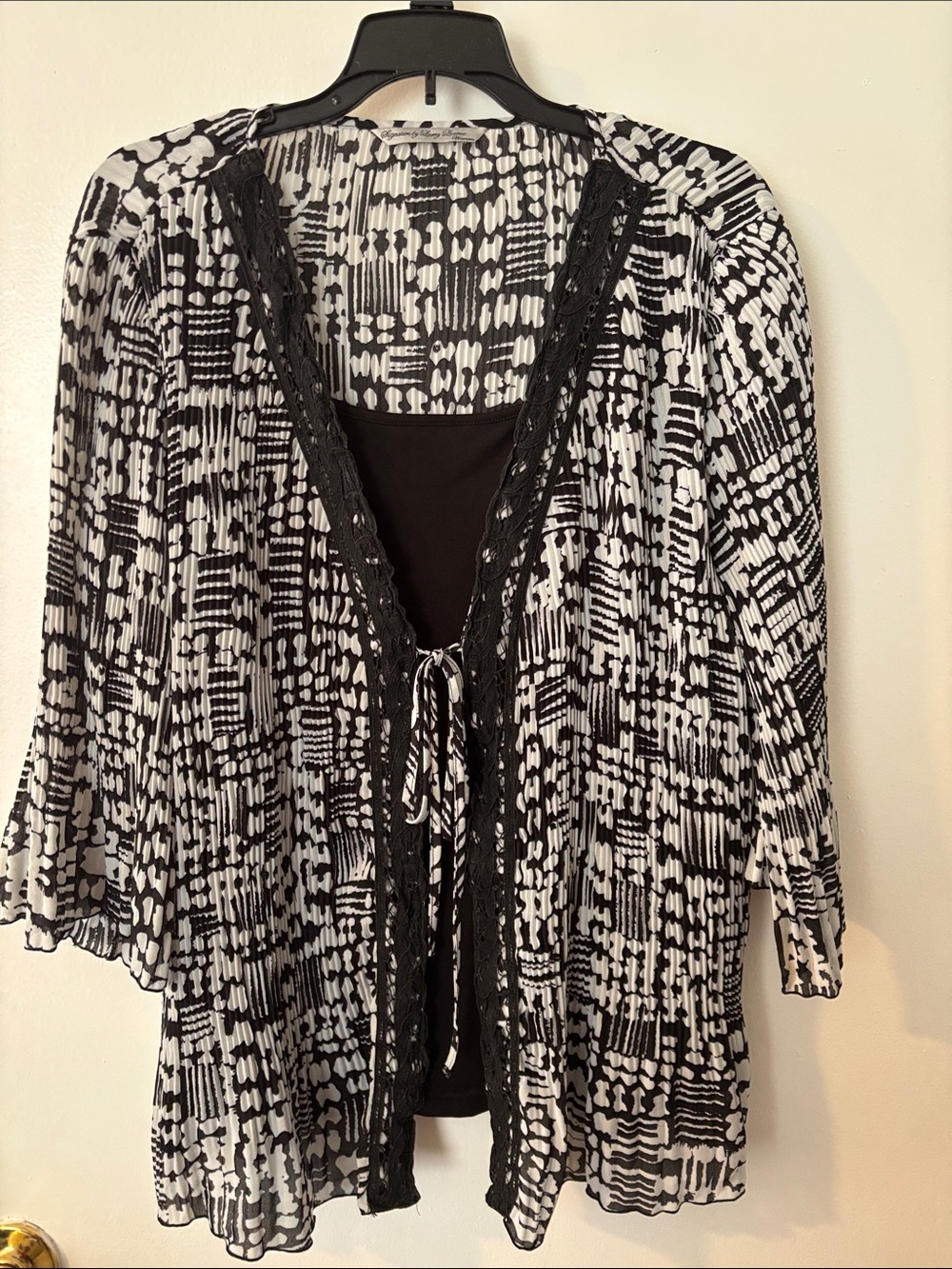 Signature by Larry Levine Black and White Pleated Overlay Cardigan